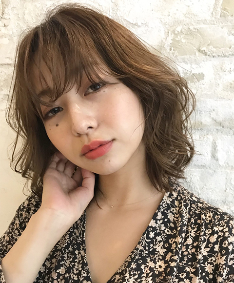 浮いちゃうくらいふんわりヘアーがカワイイ♪