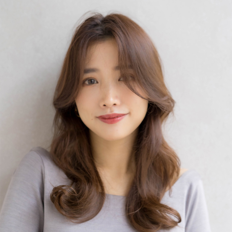 作り込まないゆるっとくしゃっとウェーブが可愛いスタイル